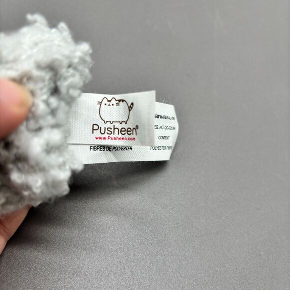 GUND Pusheen Stormy Mini Ornament Plush Series 11 Winter Wonderland Scarf - Picture 6 of 6